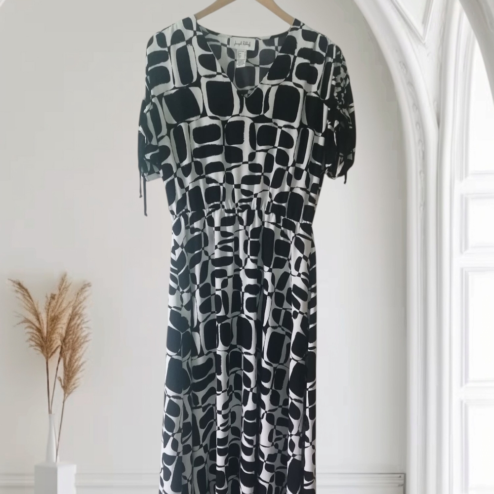 Joseph Ribkoff Black and White Maxi Dress with Dolman Sleeves - Picture 2 of 6